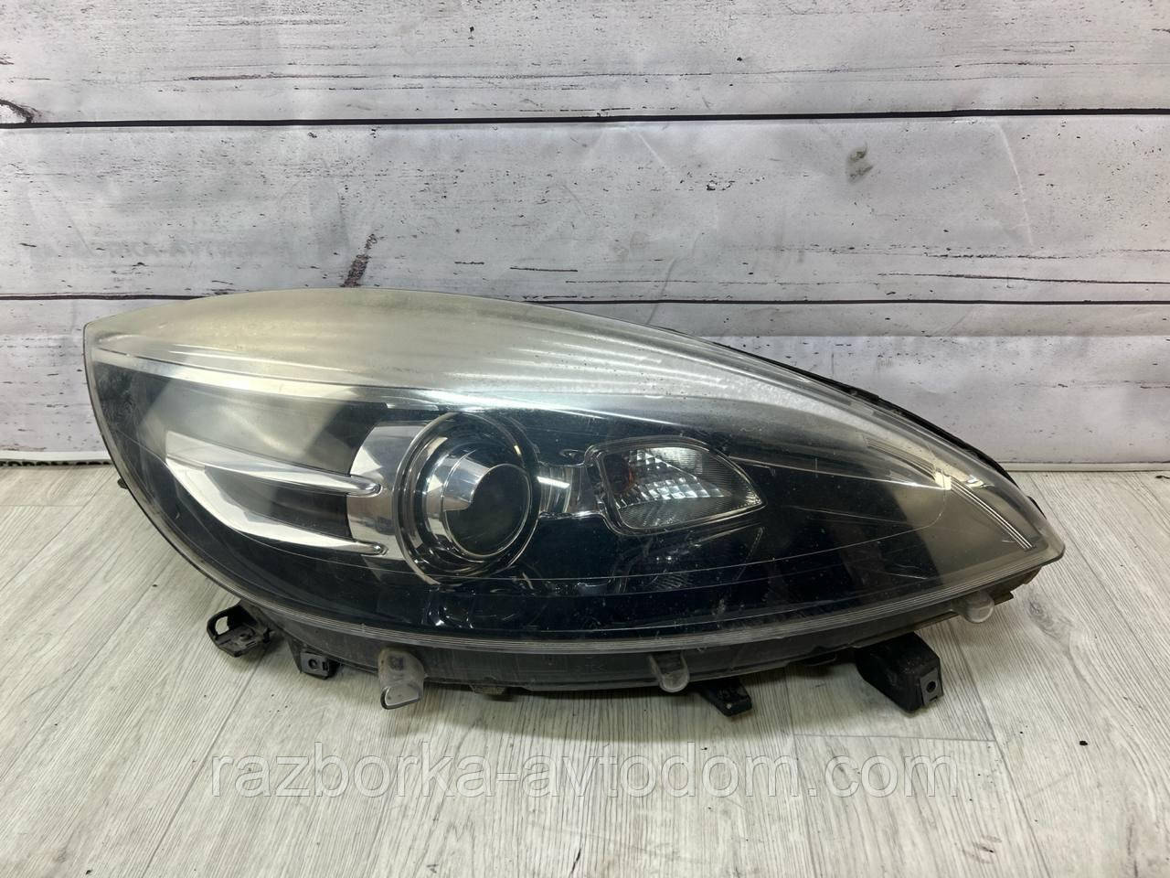 Фара права (ксенон) Б/У оригінал RENAULT SCENIC 3 (13-16) OE:260108323R