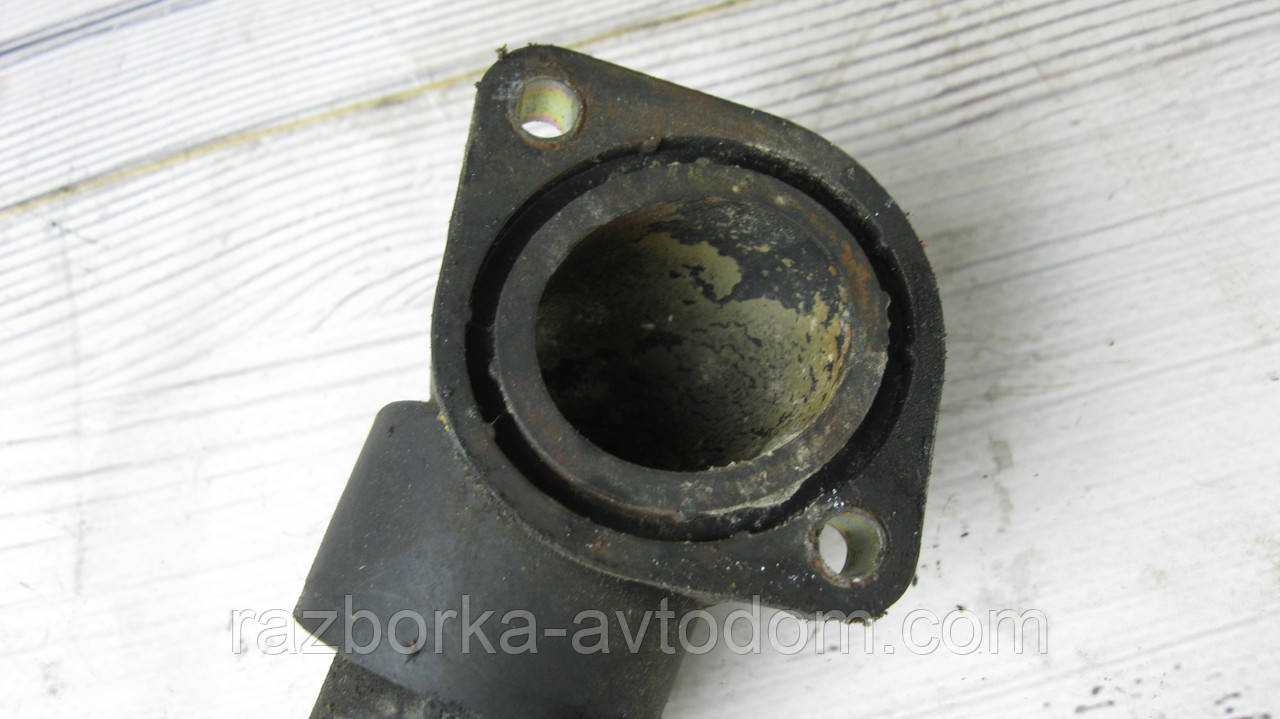 Фланець системи охолодження Renault Trafic, Magene, Laguna, Opel Vivaro, Nissan Primastar 1.9DCI OE:7700113645