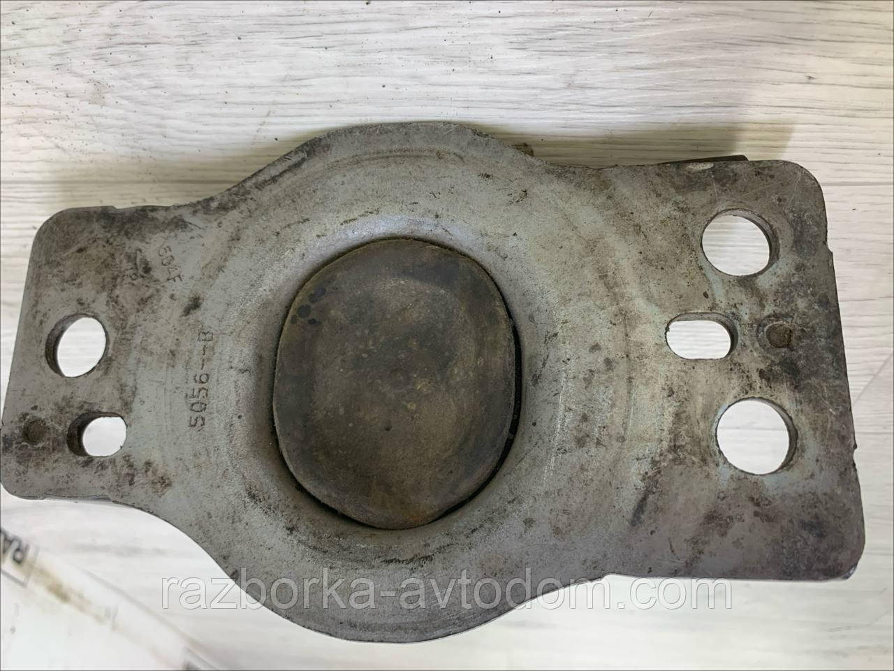 Подушка (опора) двигуна права Renault Megane (2003-2008) OE: 8200338381