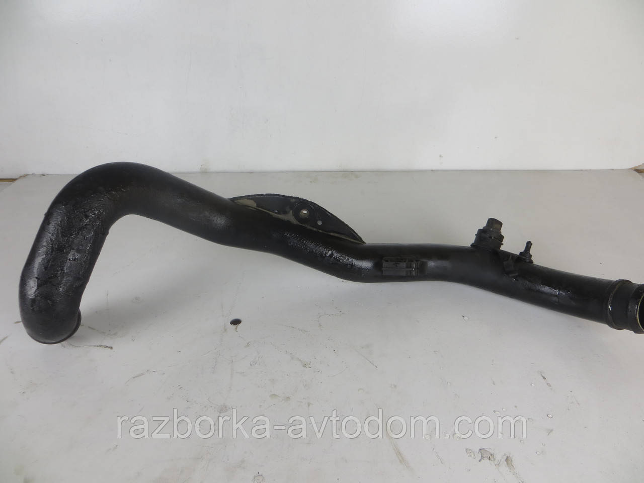 Патрубок інтеркулера від радіатора до колектора Ford Galaxy, Volkswagen Sharan (1995-2006) ОЕ: 95VW10C352CC