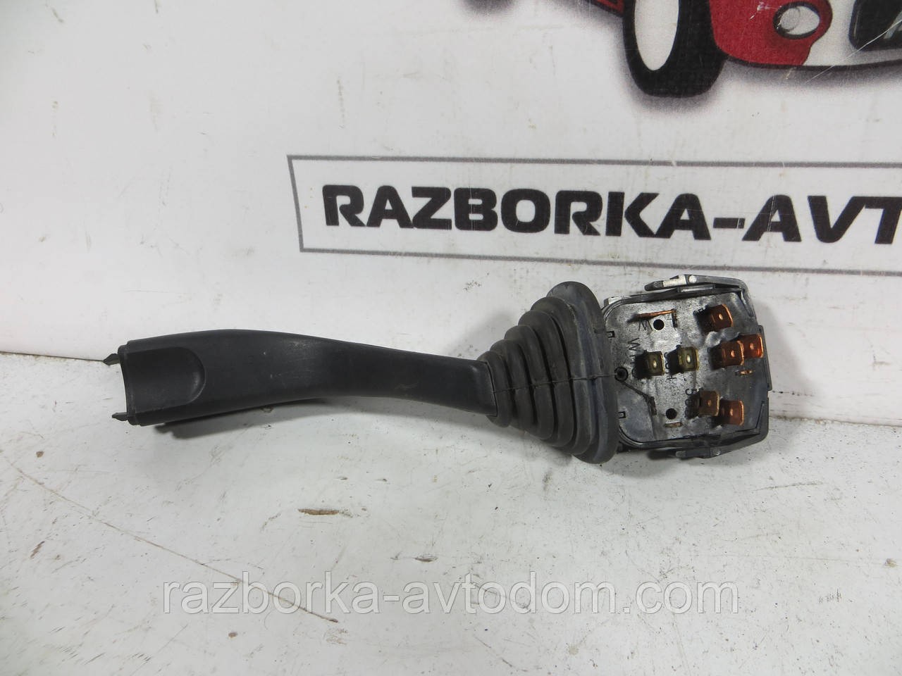 Підкермовий перемикач правий Opel Astra OEM 90243394