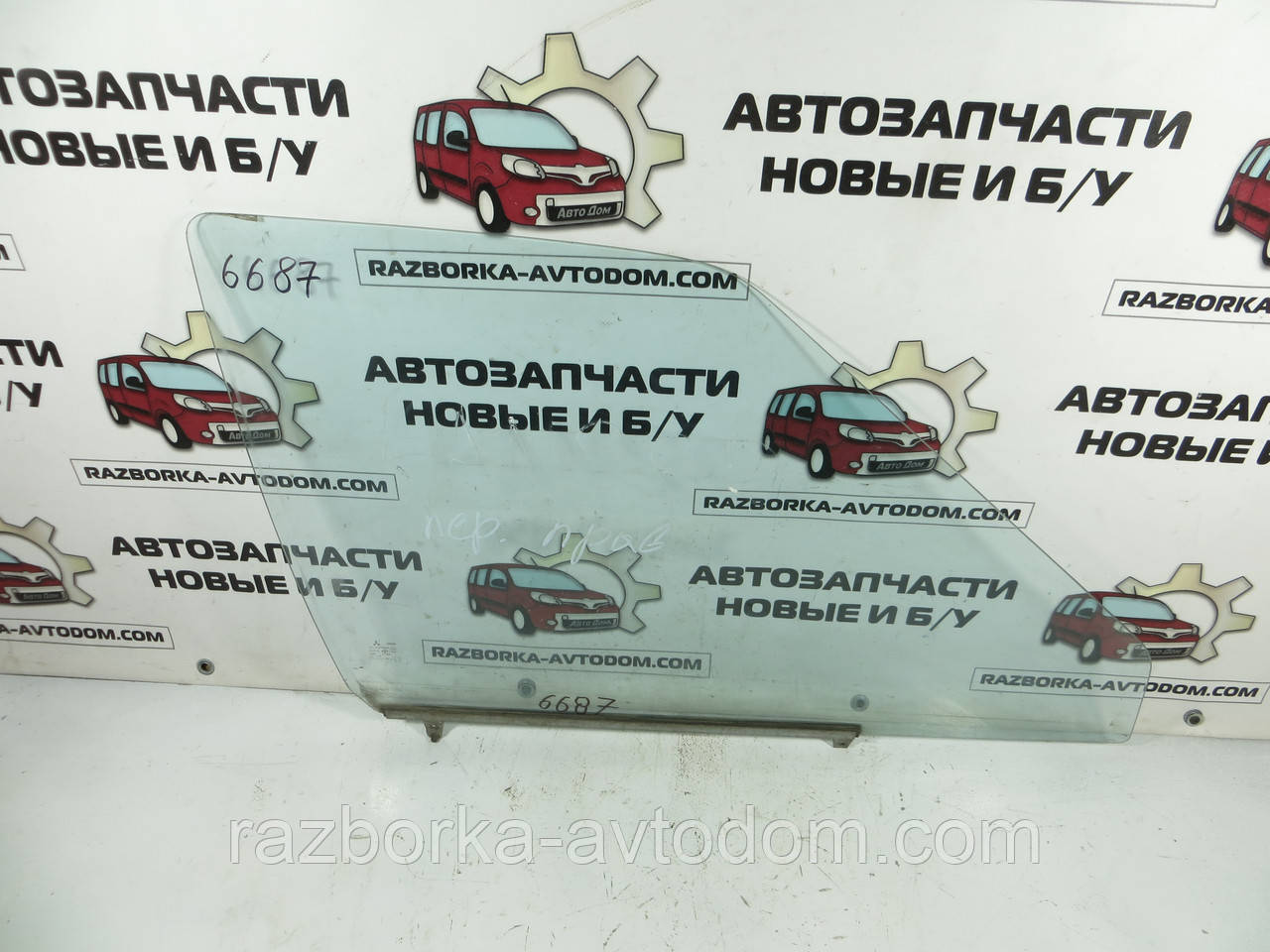 Скло правої двері (3 дверцята) Mitsubishi Lancer, mitsubishi Colt,CJO (1996-2004) Е: MR236668