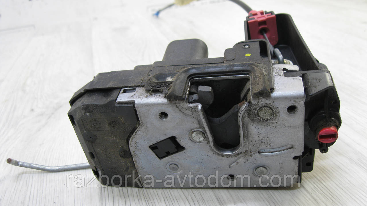 Замок дверей задньої лівої електро (безключовий) Opel Zafira B (2005-2010) OE:13210736
