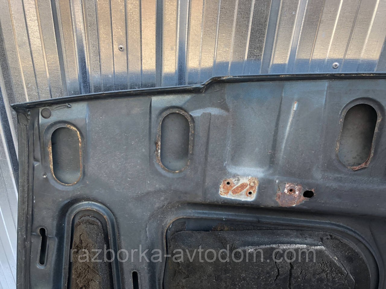 Капот Volvo 340/360 (1982-1992)
