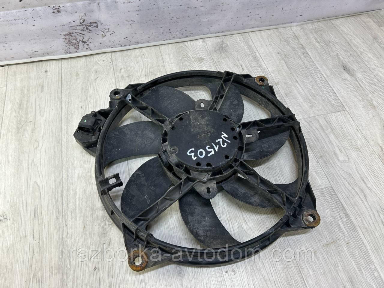 Вентилятор охолодження радіатора Renault Scenic 3 (09-), Megane 3 (09-) Fluence OE:214810898R