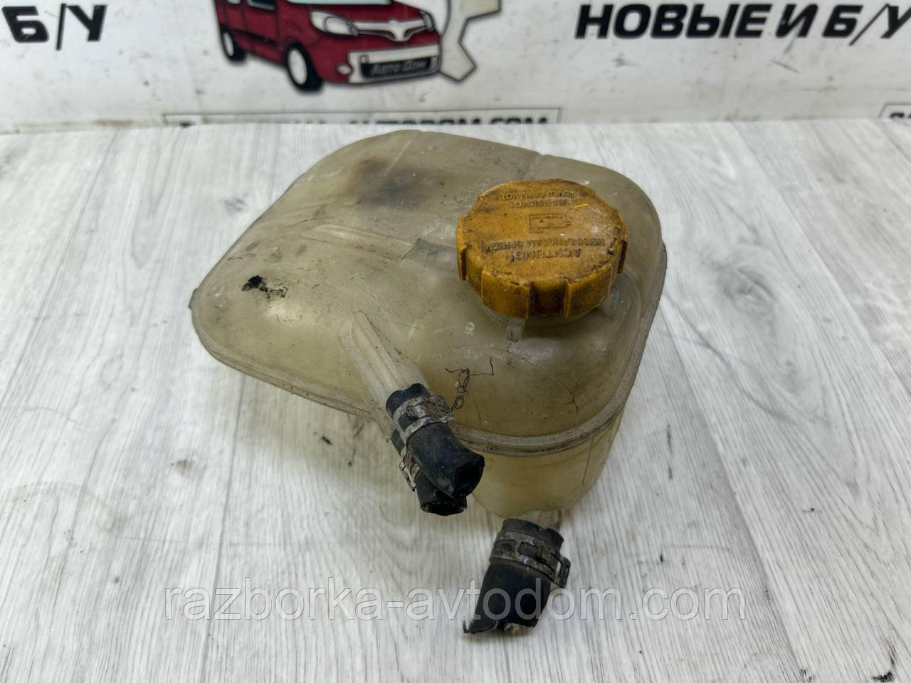 Розширювальний бачок Opel Zafira B (05-09) OE:13127129, 13127128