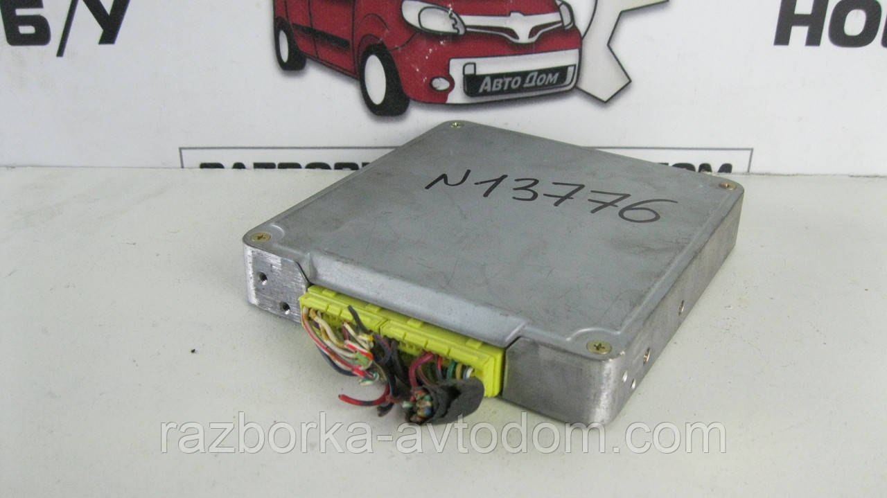 Електронний блок керування двигуном (ЕБУ) мізки Mazda 323 (BG) 1.3 89-91г.(B383) OE:B38318881C