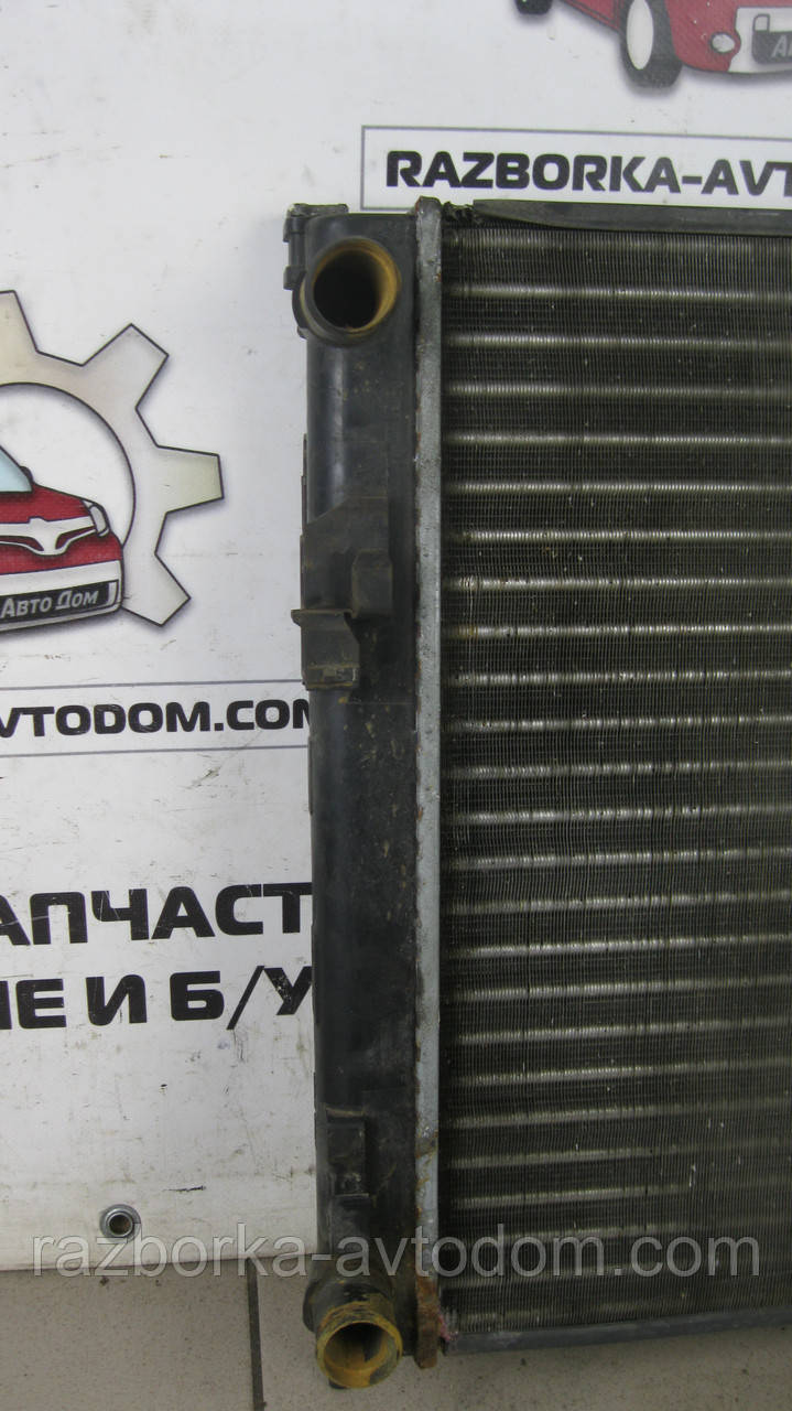 Радіатор охолодження основної Renault Trafic, Opel Vivaro, Nissan Primastar (2000-2014) 1,9CDI OE:8200073817