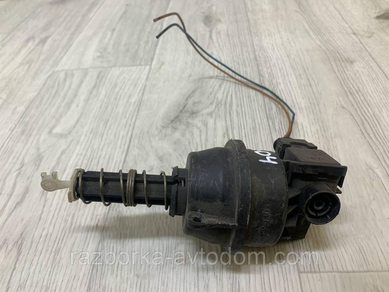 Клапан вакуумний Mercedes Vito W638 (1996-2003) OE: 030584Z