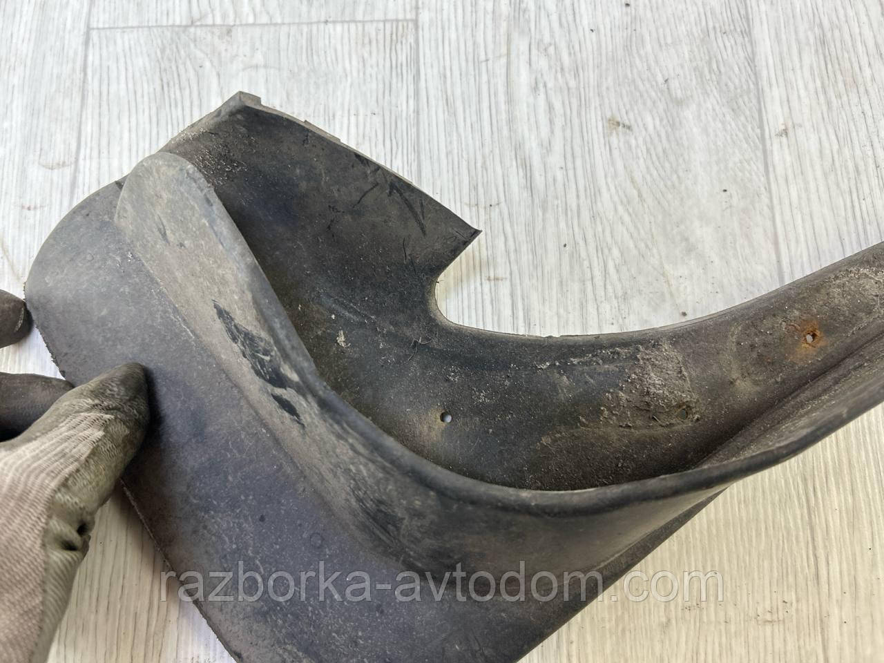 Бризовик Передній правий Opel Omega B (96-99)
