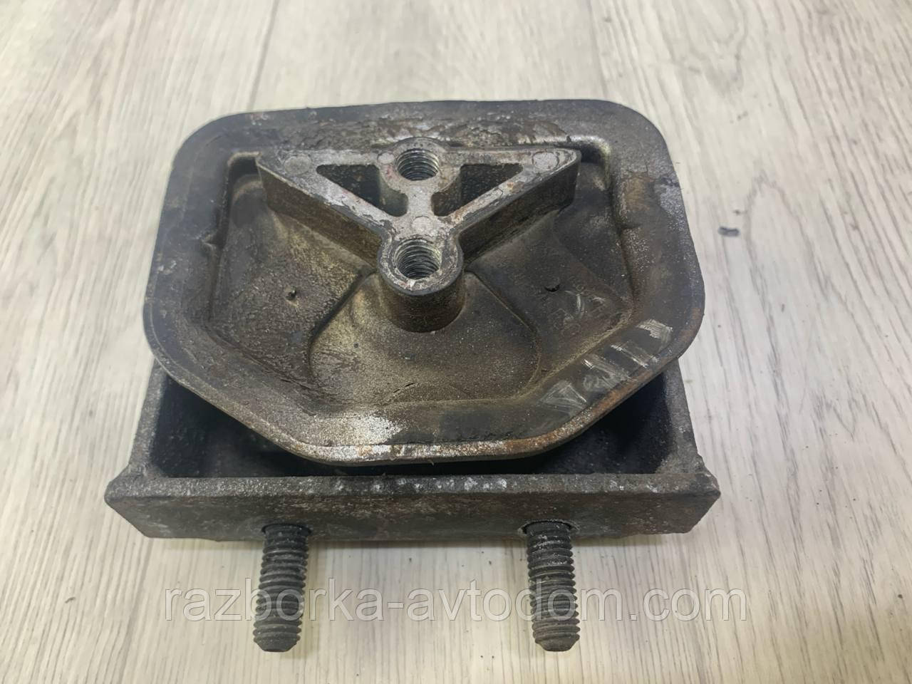 Подушка двигуна передня права Daewoo Lanos / Sens OE:3348-200r