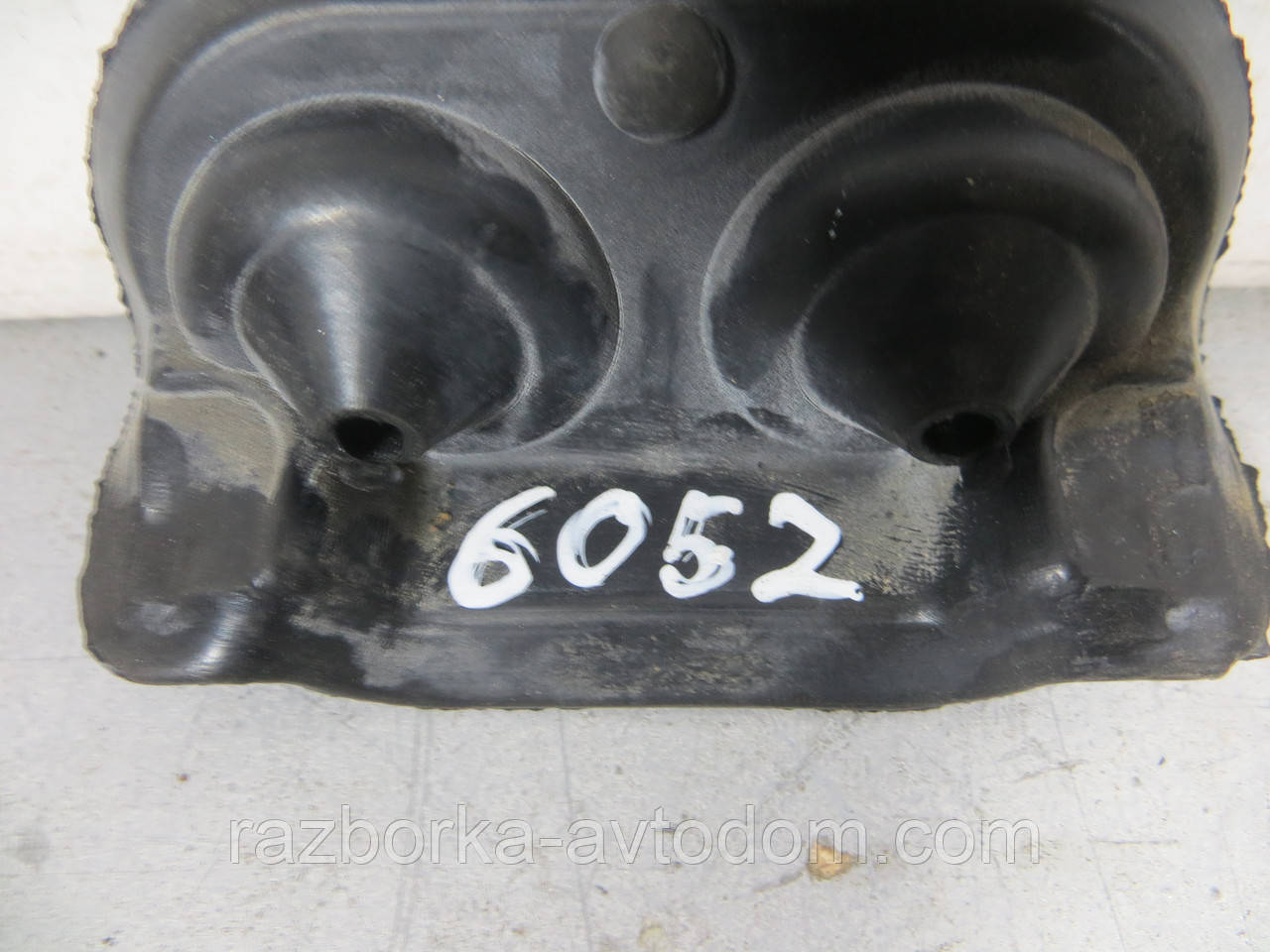 Ущільнювач (зовнішній) Peugeot 307 (2001-2008) ОЕ: 9640989580