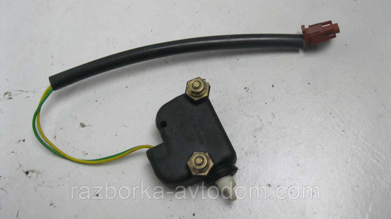 Активатор моторчик (мотор) замка багажника Volvo 440/460 (1988-1996)   OE:3464583