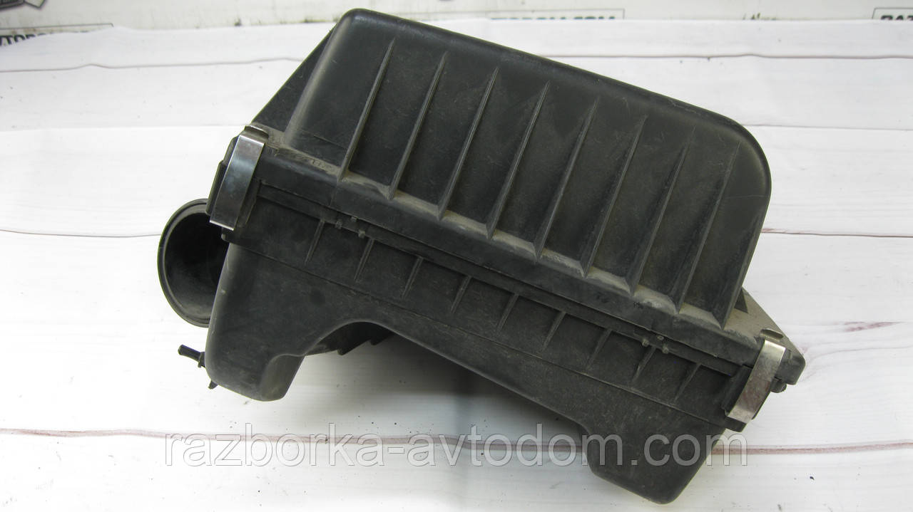 Корпус повітряного фільтра Opel Astra G (1998-2009) 1.6i OE:24402879