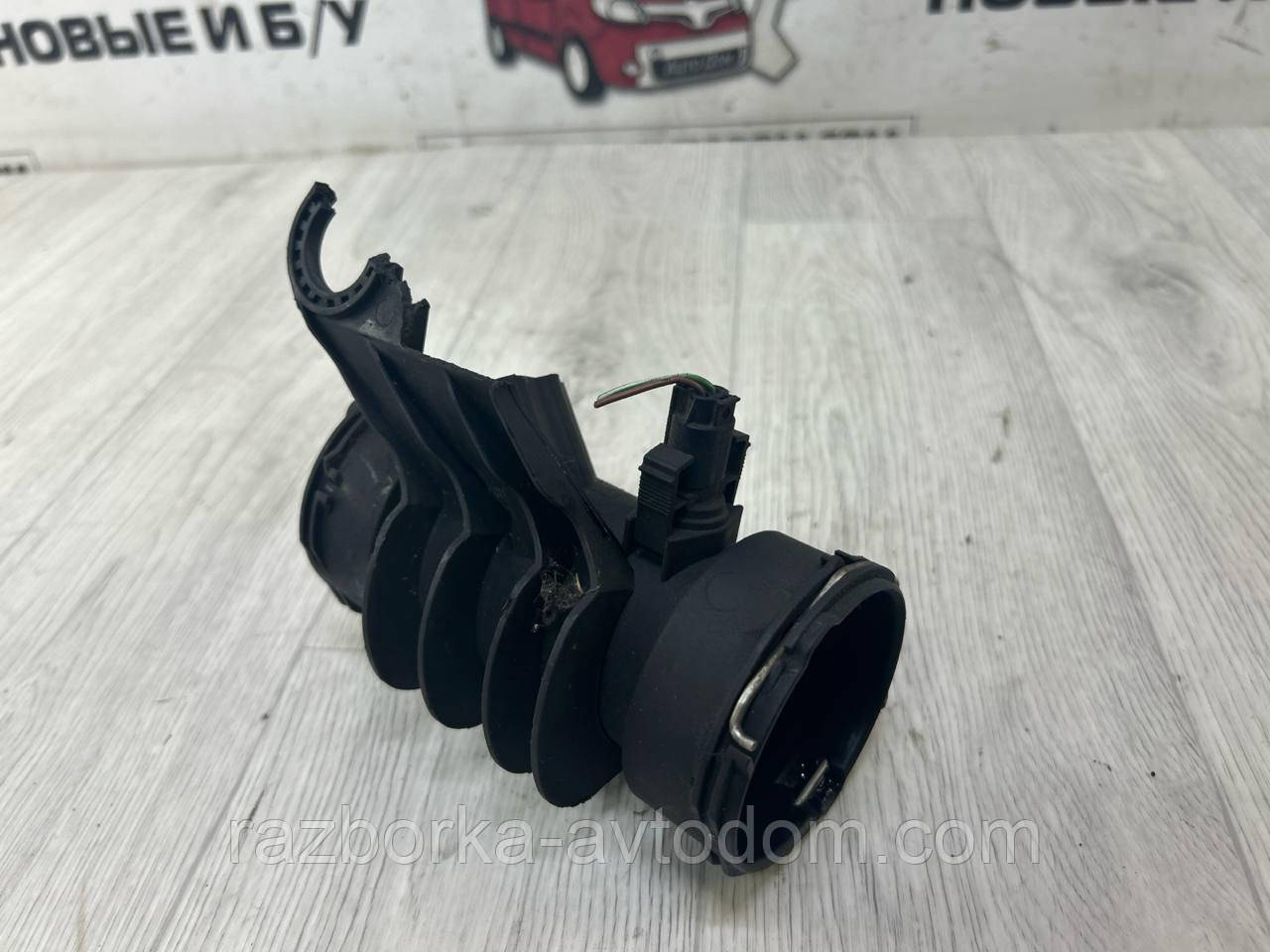 Патрубок інтеркулера (розхідомір) Mercedes C-Class W203, S203, CL203 OE:A2035200295 ДЕФЕКТ!!!