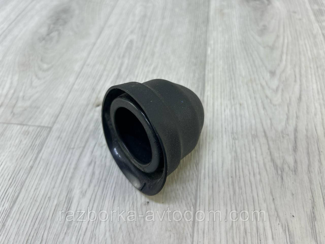Накладка заглушка амортизатора задніх Opel Corsa C (00-06) OE:90447645 фото 2