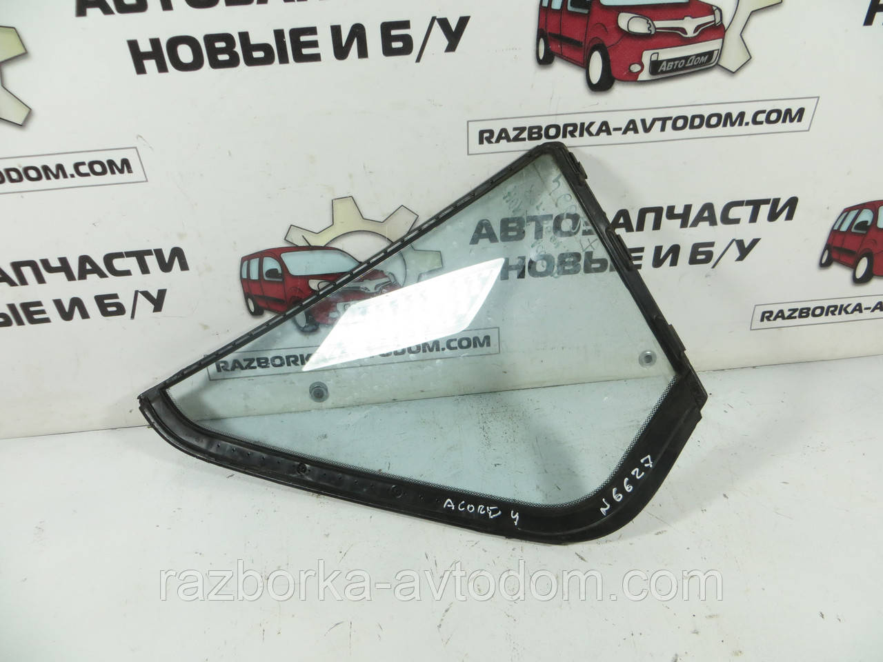 Скло заднього лівого дверей ( форточка/глихе) Honda Accord 4 (1989-1993) ОЕ: 73460-SM4-003