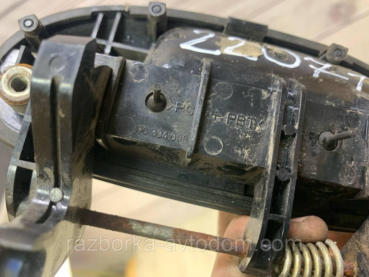 Ручка дверей зовнішня права задня Daewoo Lanos / Sens OE:96304098