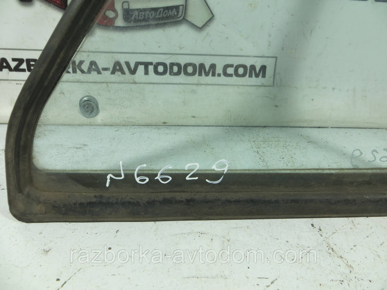 Скло заднього правого дверей ( форточка/глихухе) седан Mazda 626 GC (1983-1987). ОЕ: G03072651C
