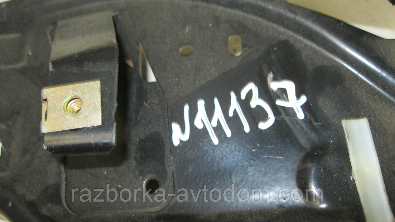 Опора торпедо права VW Passat B5 (1997-2000), Audi A4 B5 (1996-2000) OE:8D1857320