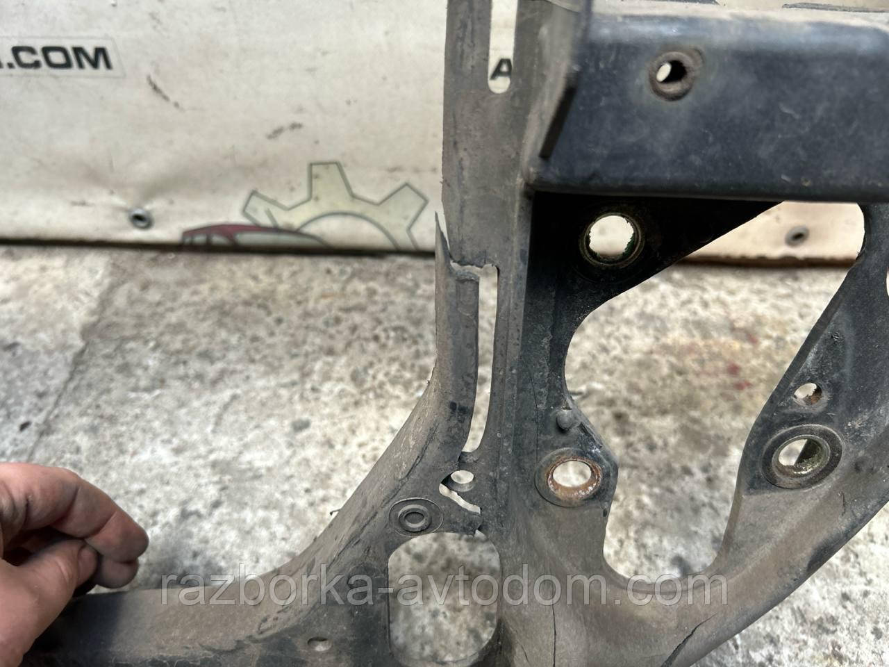 Панель передня (телевізор) VW Passat B5 (96-00) OE:3B0805594L ДЕФЕКТ!!