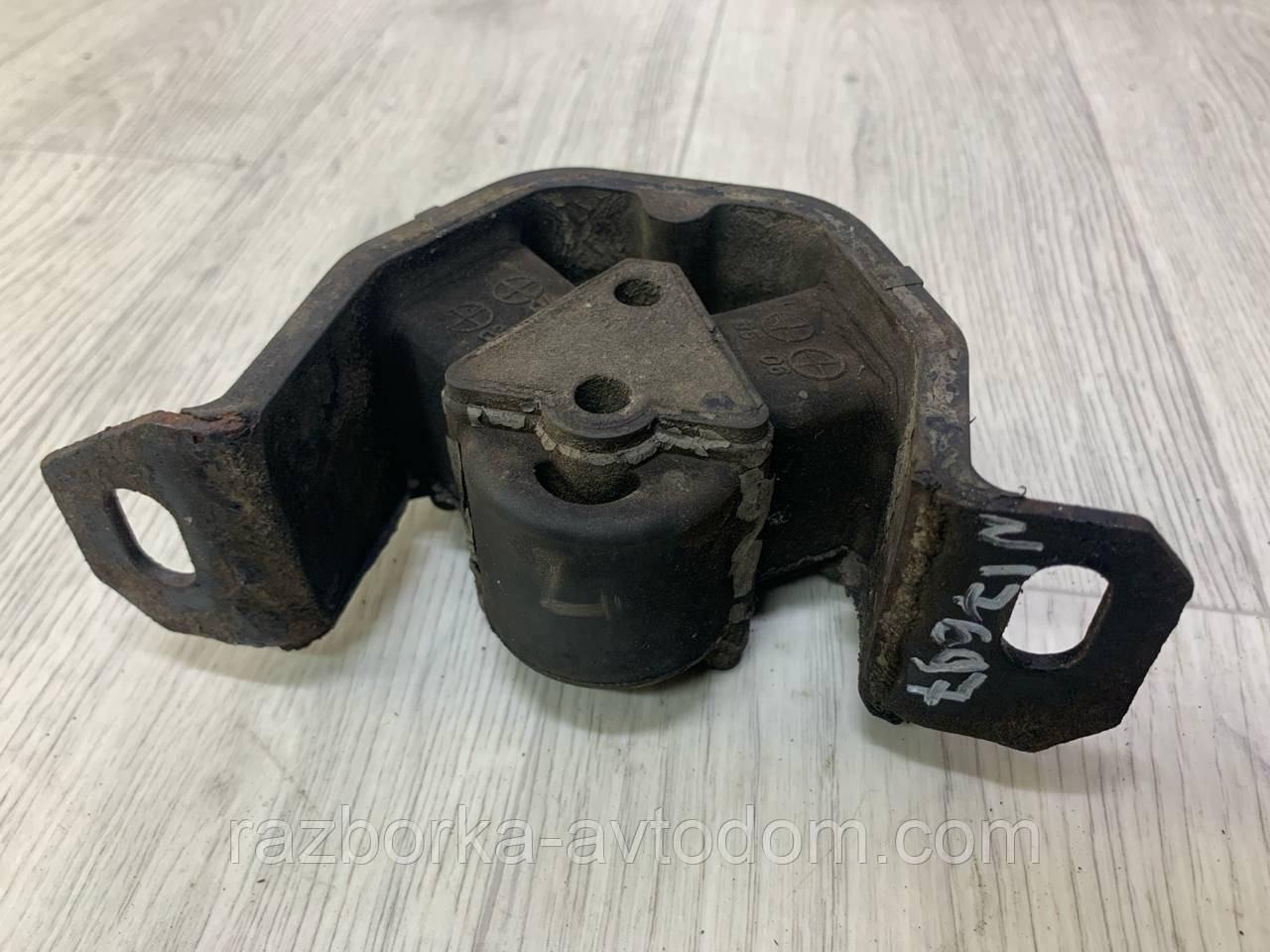 Подушка опора двигуна передня ліва Daewoo Lanos / Sens OE:90250437