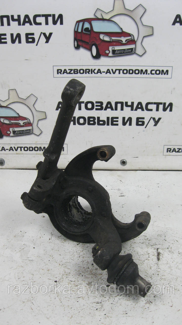 Поворотний кулак/ступиця ліва (цапфа) Mercedes MB100 (1988-1996) OE:A6313340401