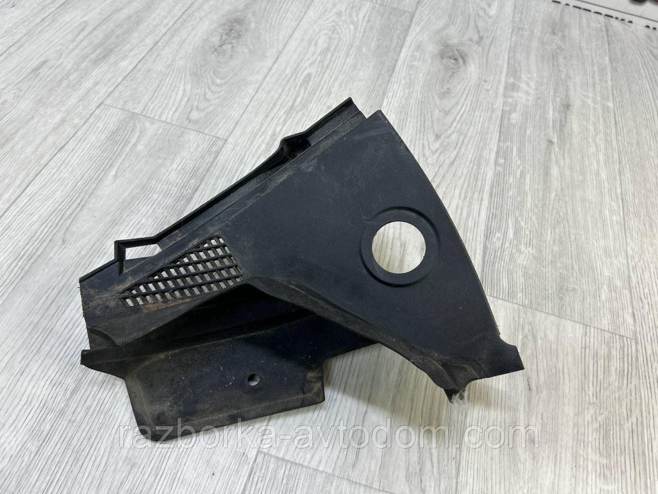 Накладка під лобове, жабо ліве Opel Zafira B (05-10) OE:13167227