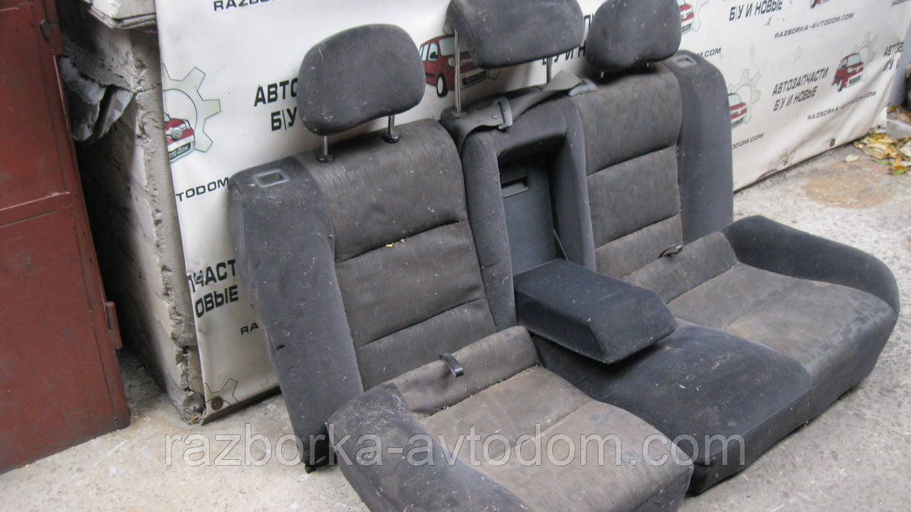 Сидіння задні комплект Opel Combo (01-12) OE:13205633 Дефект: Вимагає чищення