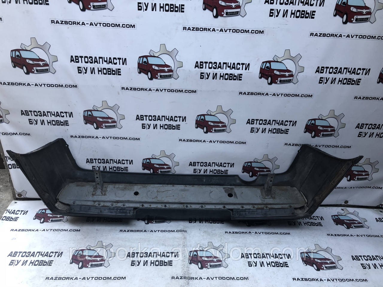 Бампер задній Nissan Sentra купе (85-90) 8502265A00