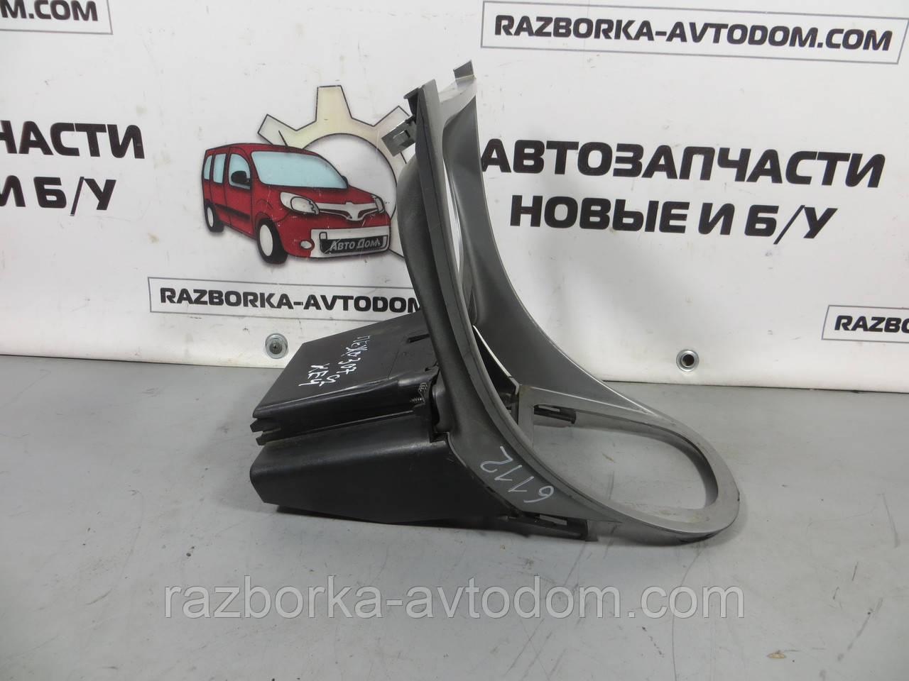 Консоль торпеди центральна Peugeot 307 (2001-2008) ОЕ: 215019