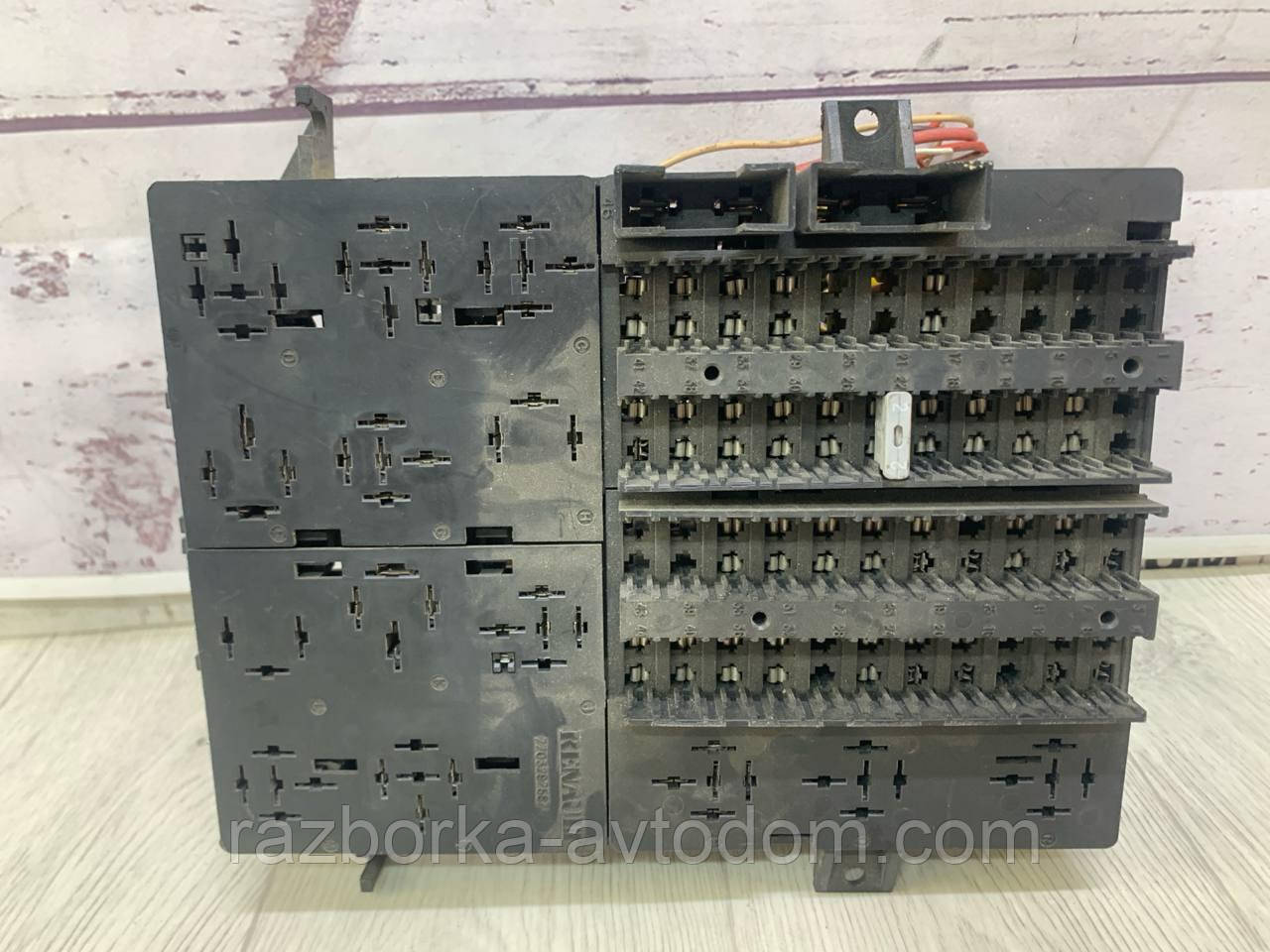 Блок запобіжників Renault Master II, Opel Movano (00-14) ОЕ: 7703297587