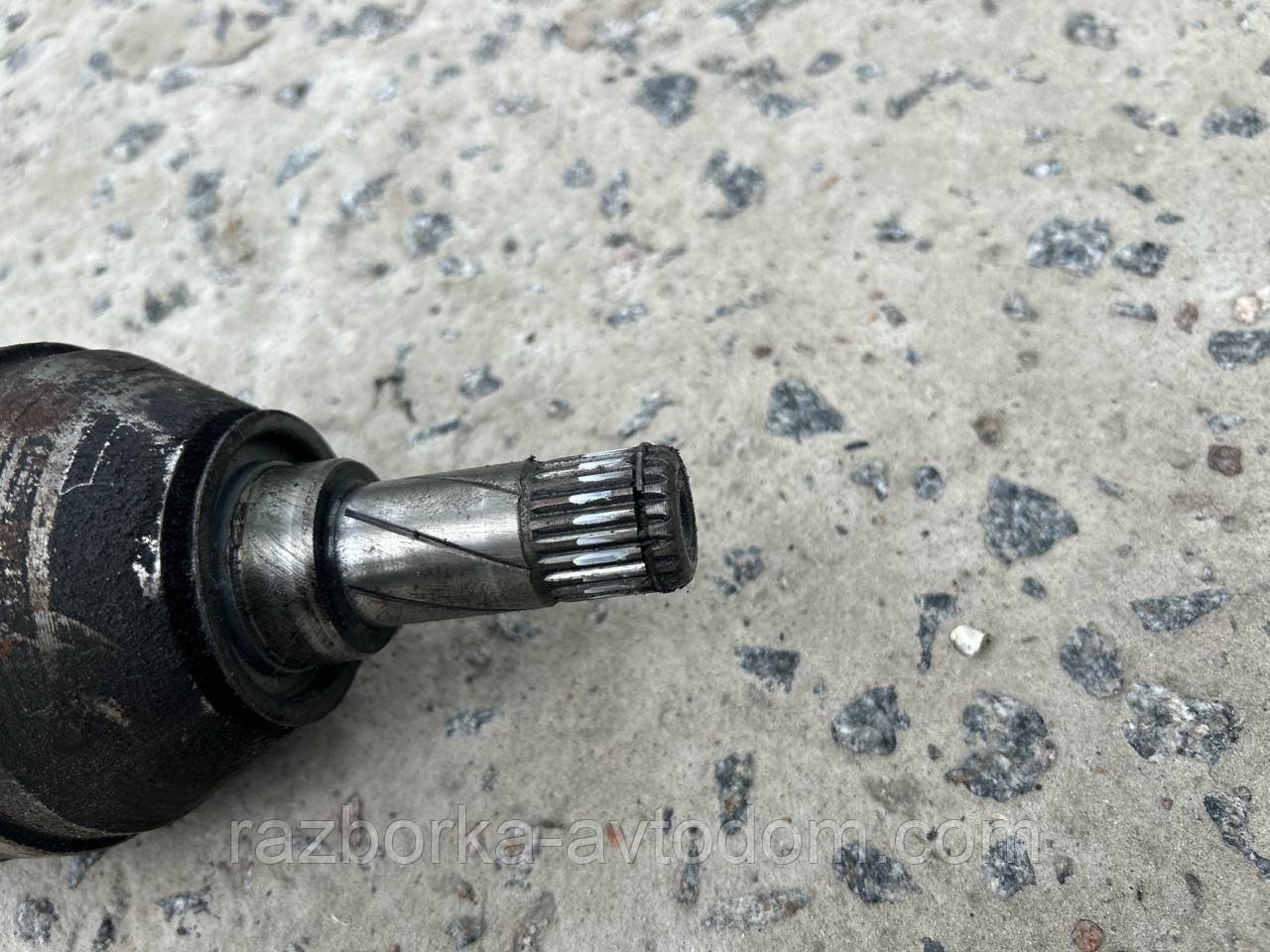 Напівось передня права МКПП (привод) Opel Astra H (04-15), Zafira B (05-12) OE:374591, 13191328