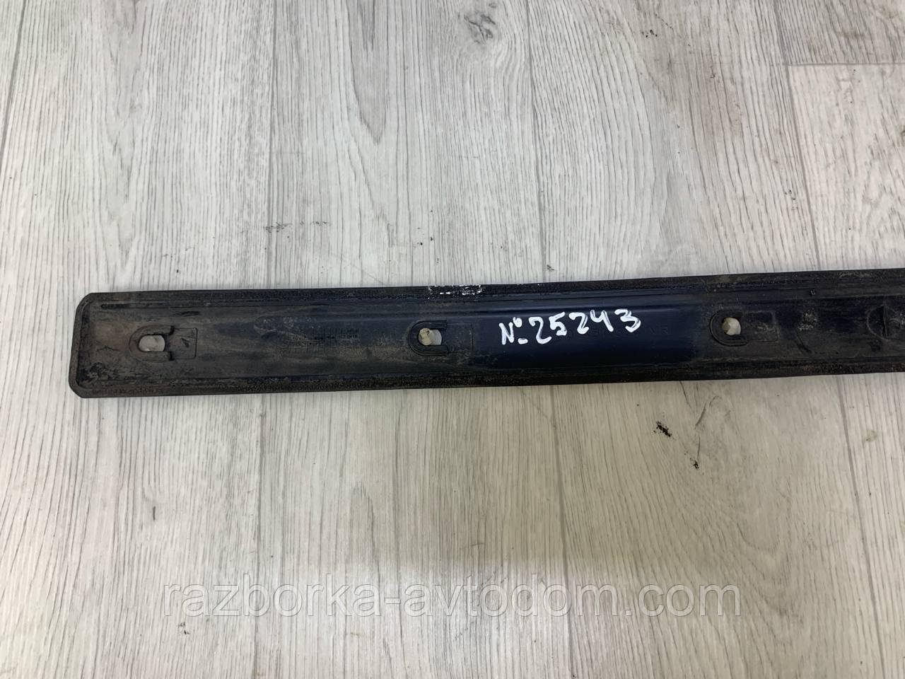 Накладка порога Opel Omega B 2.0i (1994-1999) OE: 90431694