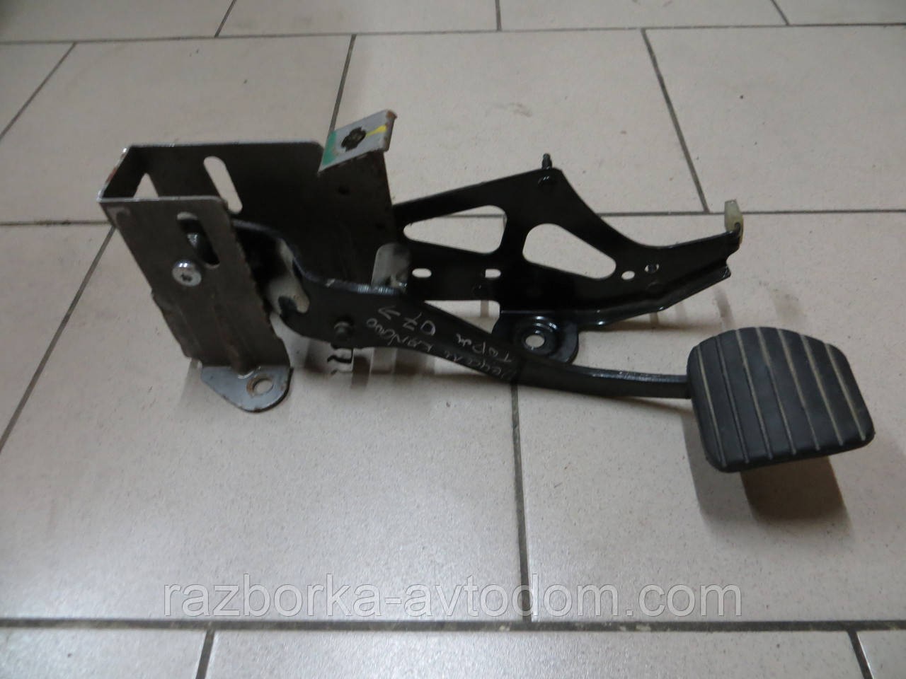 Педаль гальма з механізмом Renault Kangoo (2008-2013) OE:8200467212