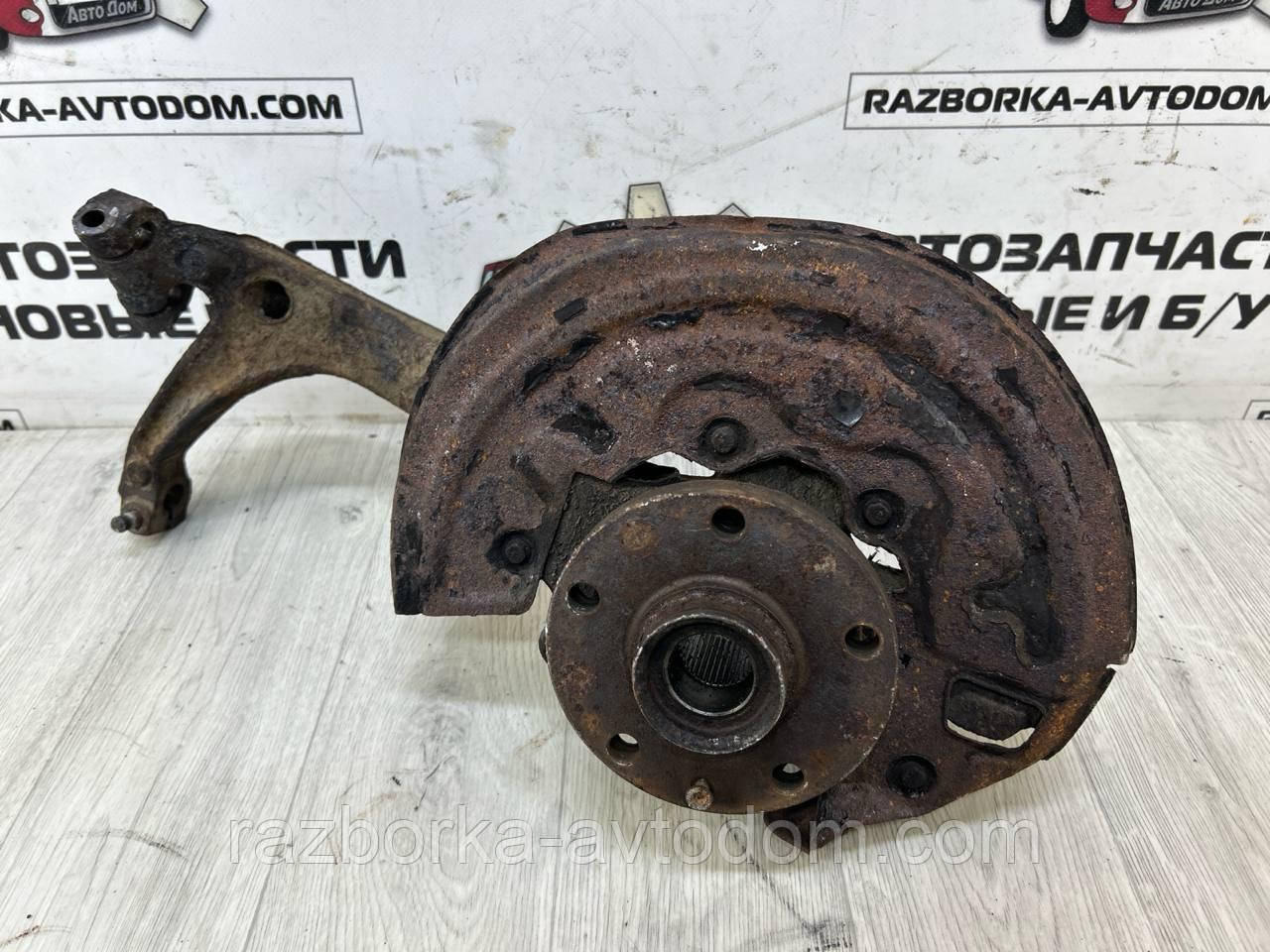 Поворотний кулак передній правий з ABS 38 шліц (цупфа/тупиця) SKODA Superb 1 (02-08) OE: 8d0407258ar