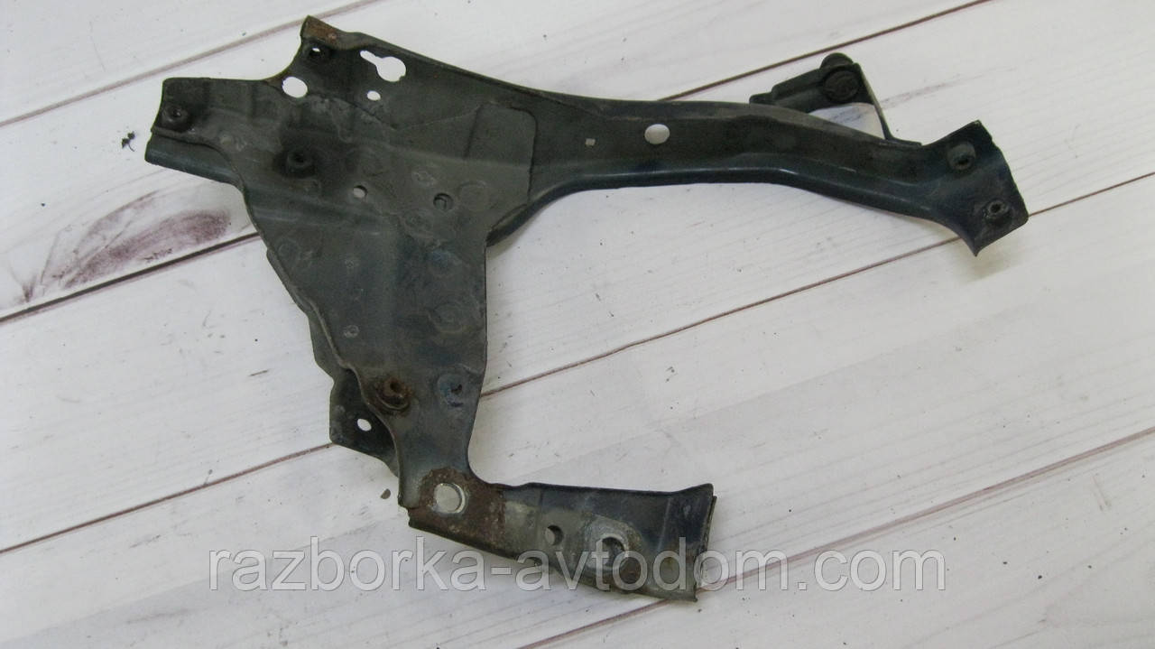 Панель передня права (окуляр) Opel Zafira B (2005-2010) OE:93184625, 93190819, 13145082