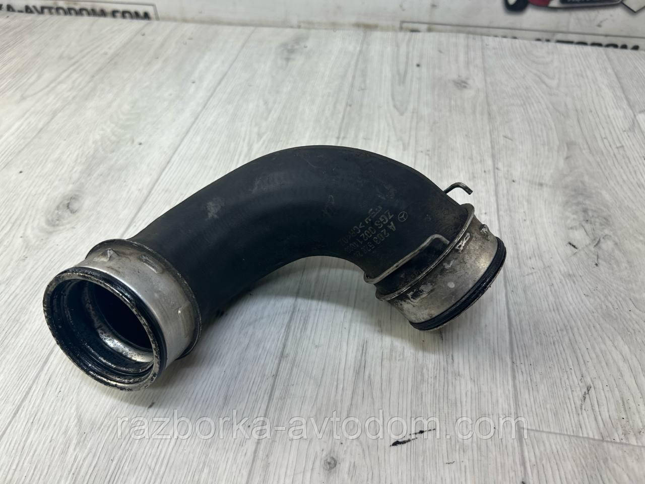 Патрубок інтеркулера Mercedes C-class 2.2cdi (W203) 2000-2007 OE:A2035282882