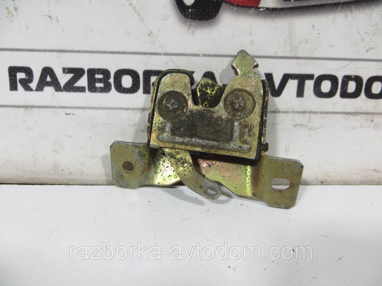 Замок кришки багажника VW Jetta 1, Golf 1 (1974-1984) ОЕ: 321827505C