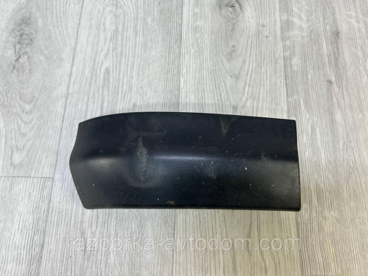 Накладка молдинг пластик під ліхтар задній правий Opel Zafira A (1999-2005) OE:090597596 rh, 090597596 фото 2