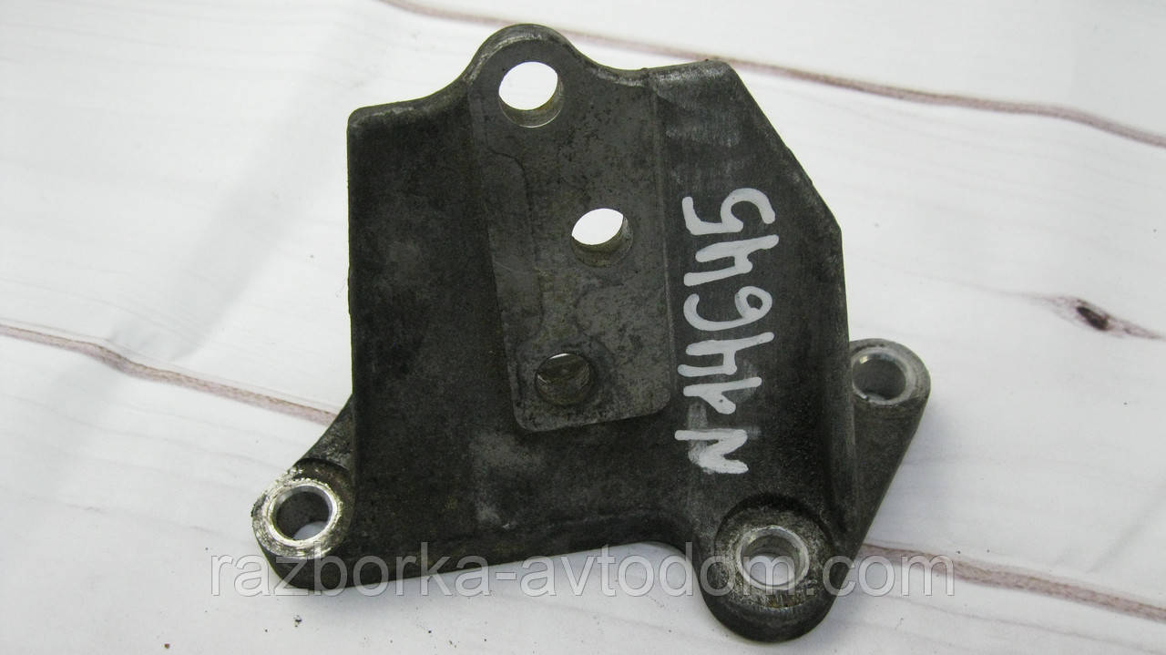 Кронштейн кріплення КПП Nissan X-trail T30 (2001-2007) OE:304418H700