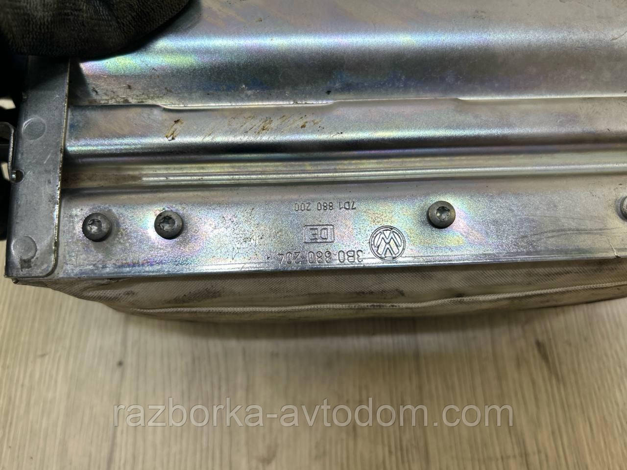 Подушка безпеки (Airbag) у торпедо VW Passat B5 (96-05), Skoda Superb 1 (01-08) OE: 3B0880204H