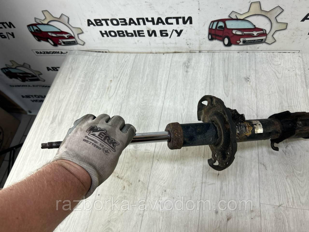 Амортизатор передній лівий Opel Corsa C, Combo (01-11) OE:344345