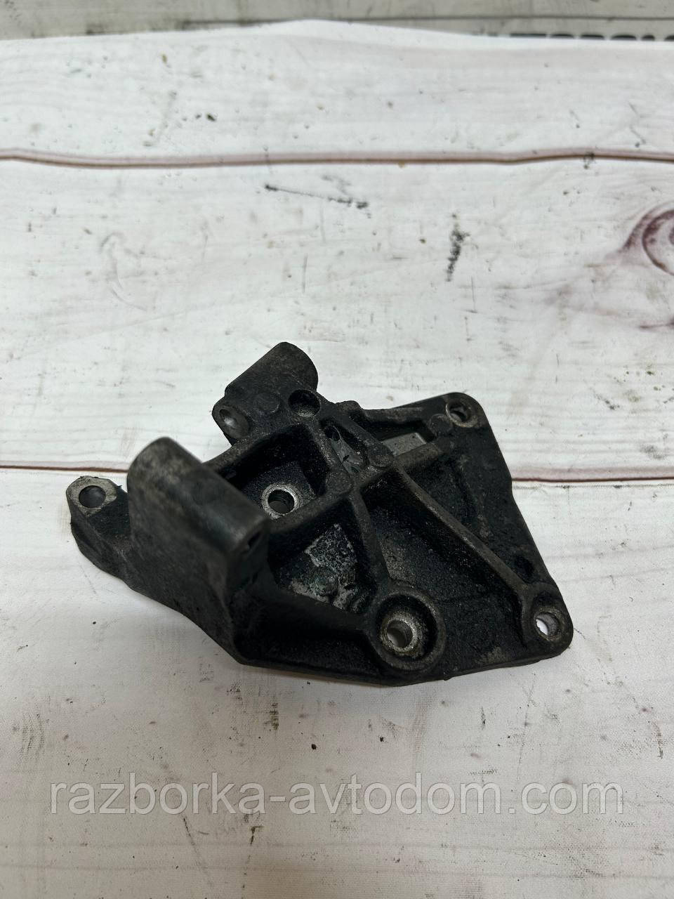 Кронштейн дросельної заслінки Citroen Berlingo (96-08) 1,6hdi OE:9660030680 OE 96600306802536528625384715
