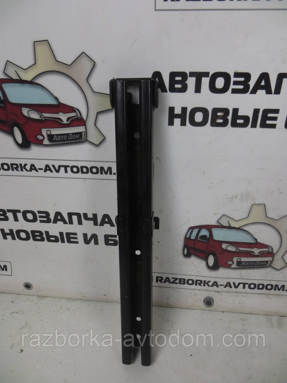 Напрямна рейка заднього сидіння Opel Zafira A (1999-2005) OE:90588883