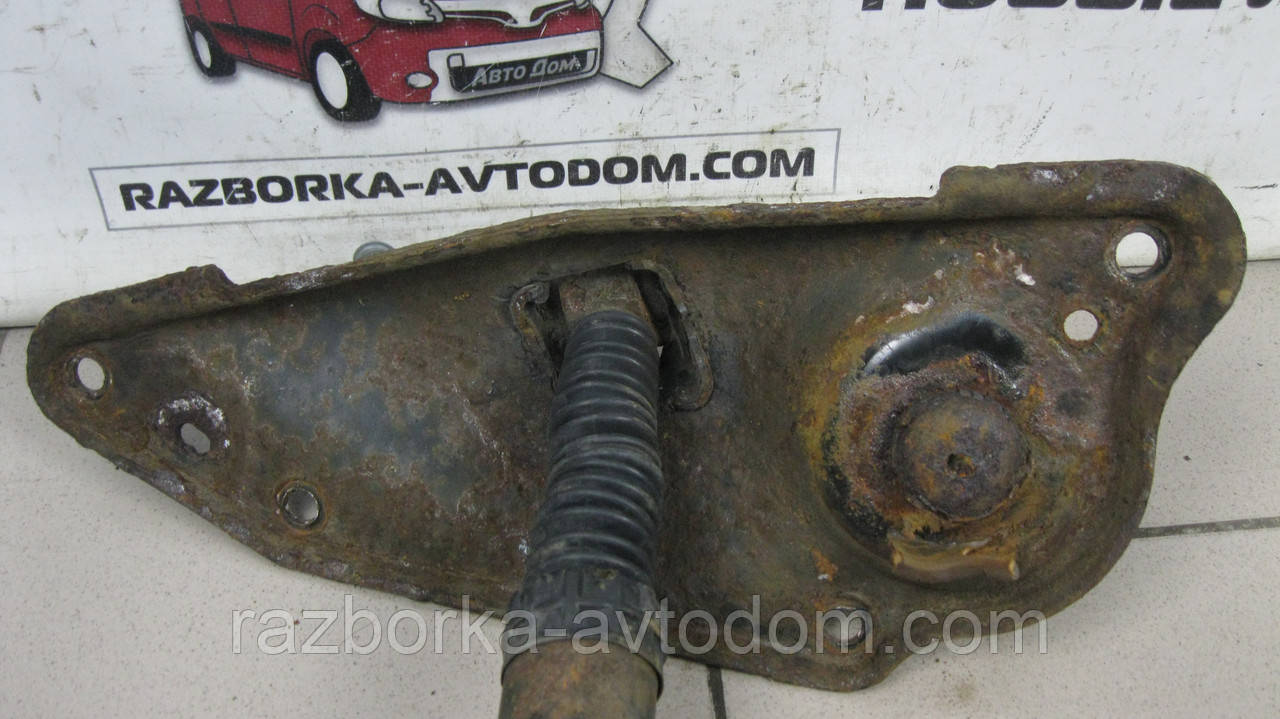 Кронштейн з амортизатором задній правий Citroen C4 Picasso (2006-2013) OE:5142 40 OE 5206QZ