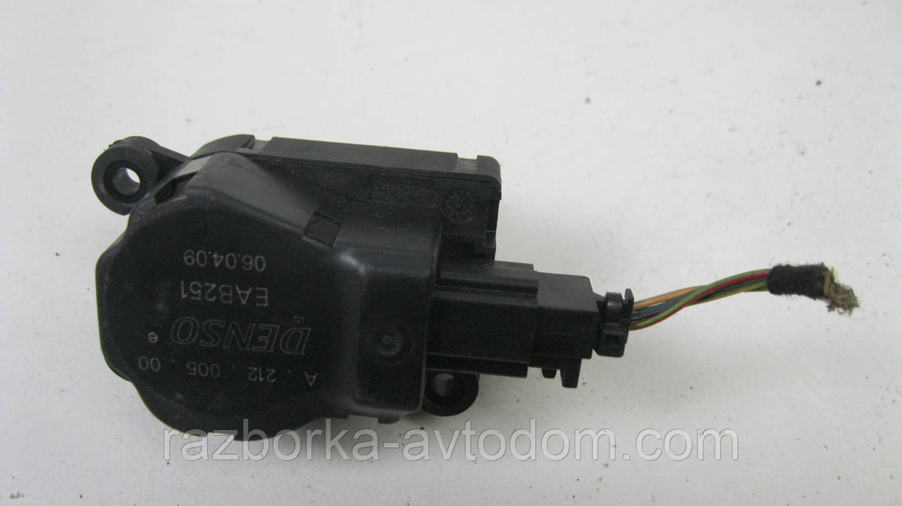 Привод заслінки печеньки (кроковий двигун кондиціонера) Citroen C4 Picasso (2006-2013) OE:6447WZ
