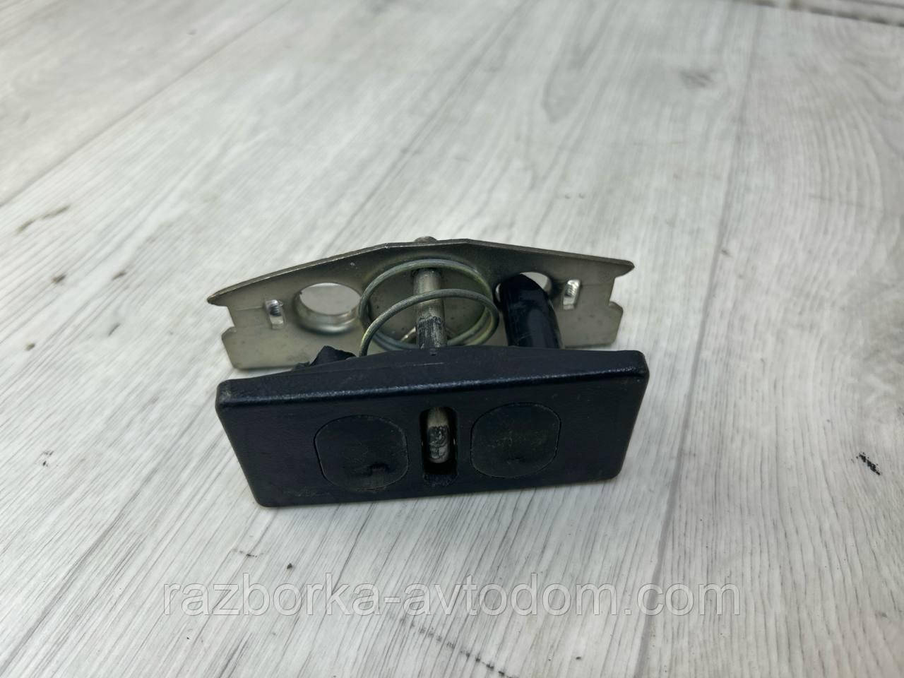 Петля (скоба) кришки багажника седан Peugeot 407 (04-11) OE:9629728280 ДЕФЕКТ