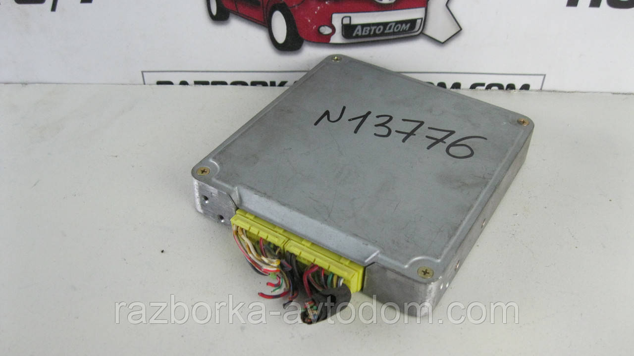 Електронний блок керування двигуном (ЕБУ) мізки Mazda 323 (BG) 1.3 89-91г.(B383) OE:B38318881C