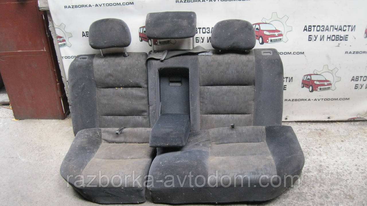 Сидіння задні комплект Opel Combo (01-12) OE:13205633 Дефект: Вимагає чищення